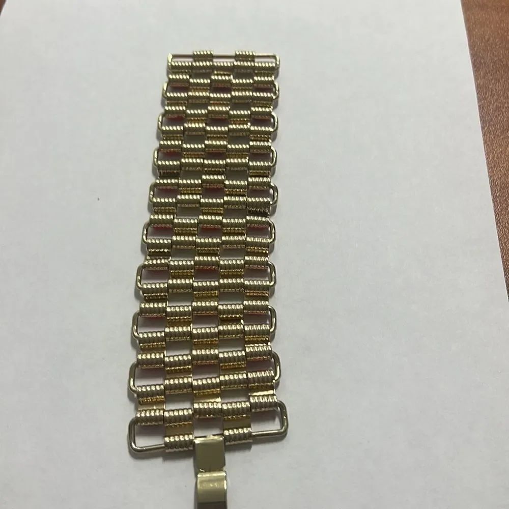 🎉1 hr sale🎉Cache bracelet 🧡 - Picture 5 of 7
